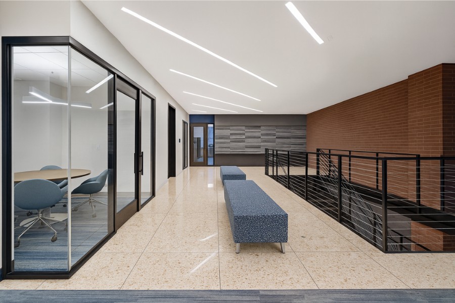 Demountable glass walls meeting room