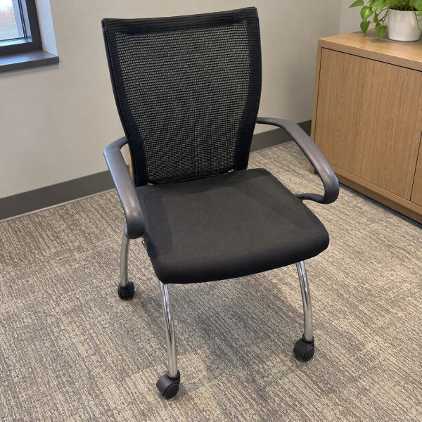 Used Mesh Back Guest Chair